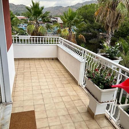 Relaxing Apartments Giardini Naxos Ngoại thất bức ảnh