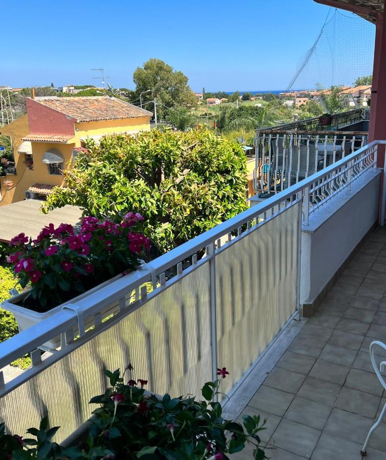 Relaxing Apartments Giardini Naxos Ngoại thất bức ảnh