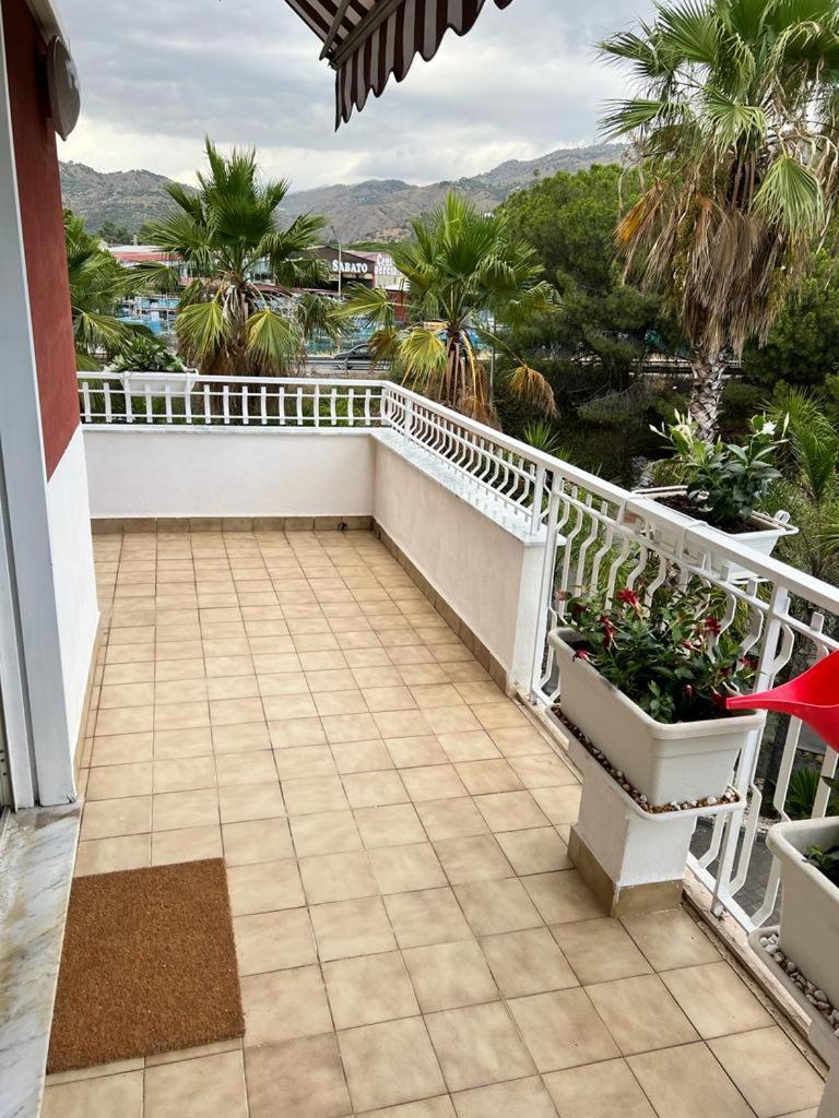 Relaxing Apartments Giardini Naxos Ngoại thất bức ảnh