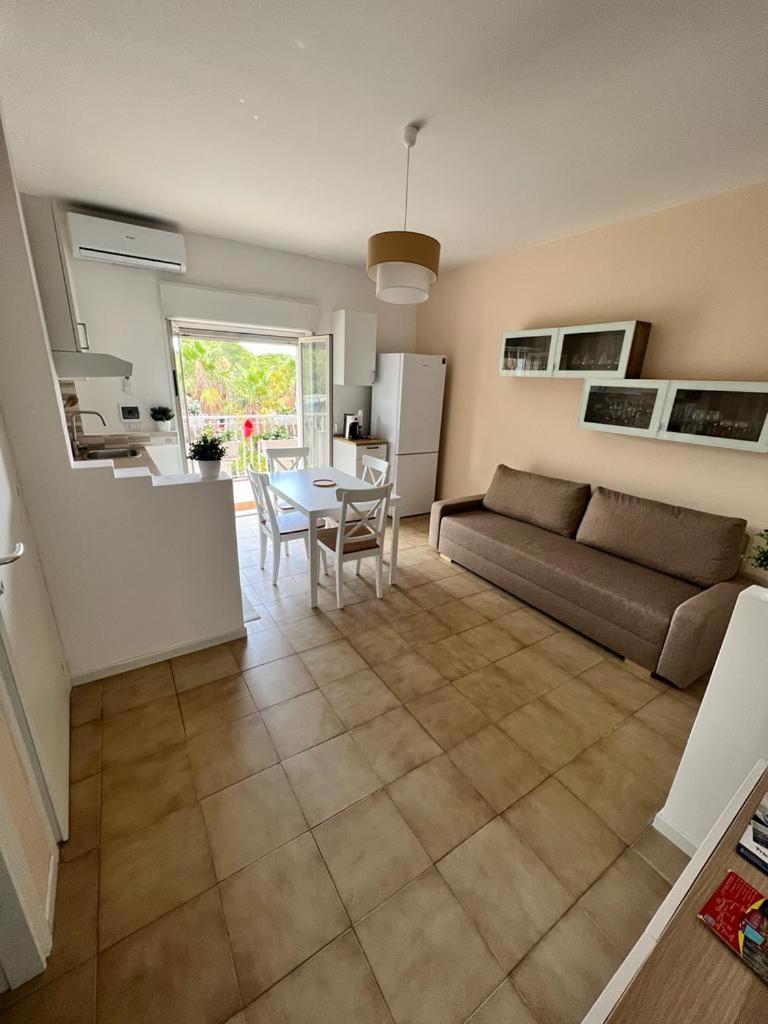 Relaxing Apartments Giardini Naxos Ngoại thất bức ảnh
